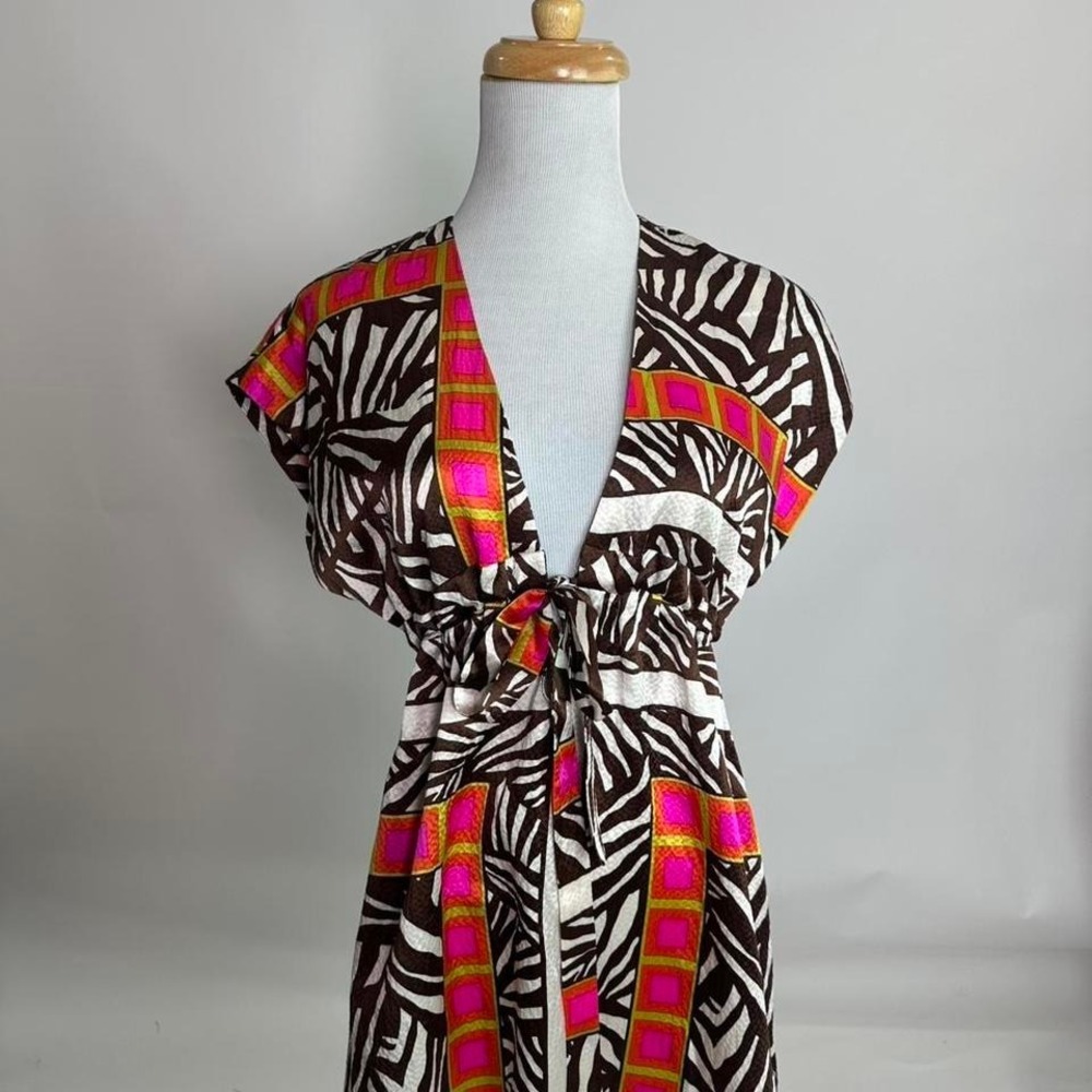 Vintage Y2K Alice & Trixie zebra print top with tie waist. 100% silk. Size S